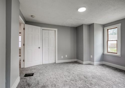 56 James St, Springfield MA 01105-1416 exterior