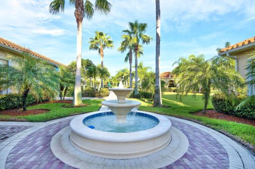 307 Breezy Pt Loop, Fort Pierce FL 34986-2668 exterior