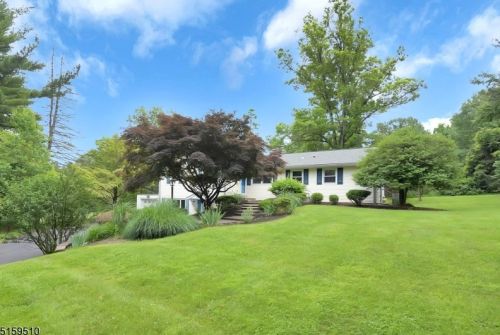 32 Oxford Cir, Montgomery, NJ 08558-2009