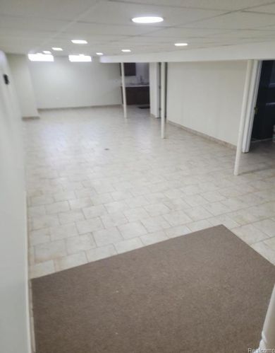 6498 Nightingale St, Dearborn Heights MI  48127-2131 exterior