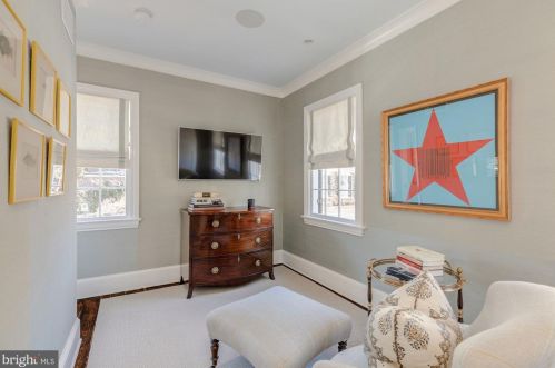 2924 N St, Washington DC 20005-5238 exterior