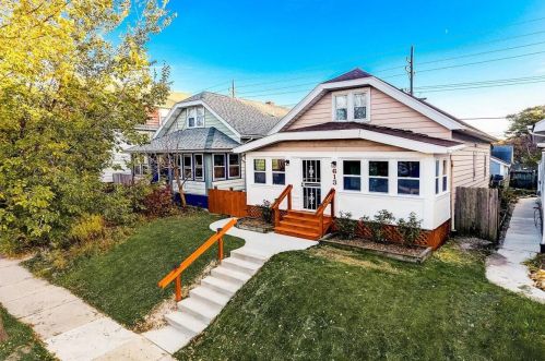 613 Keefe Ave, Milwaukee WI 53212-1801 exterior