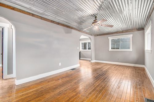 511 West St, Three Rivers MI 49093-2358 exterior