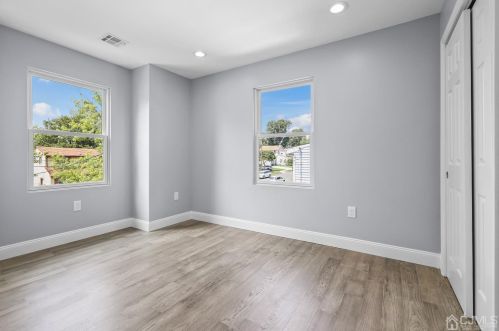 28 Twain Ave, Old Bridge NJ  08857-2110 exterior