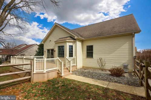 107 Kilgannon Ln, Lancaster PA 17603-9050 exterior