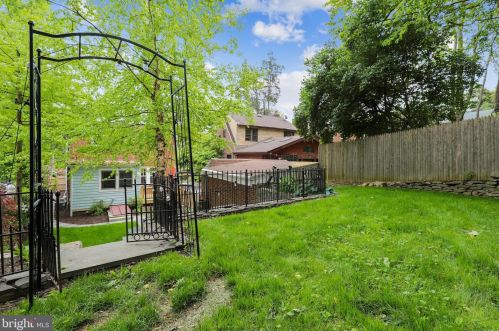 7426 Piney Branch Rd, Silver Spring MD 20901-4352 exterior