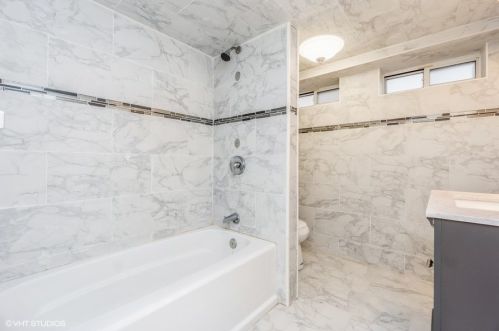 6300 Karlov Ave, Chicago IL 60652-3122 exterior