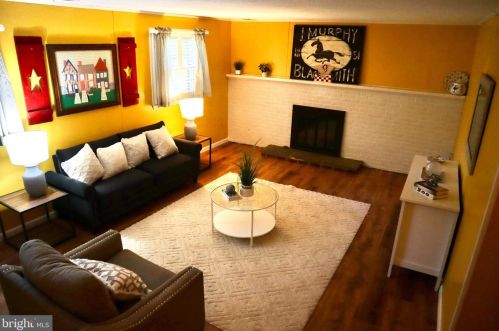 7641 Miller Fall Rd, Rockville MD 20855-1165 exterior