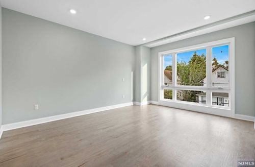 57 Lincoln Ave, Cliffside Park NJ 07010-1820 exterior