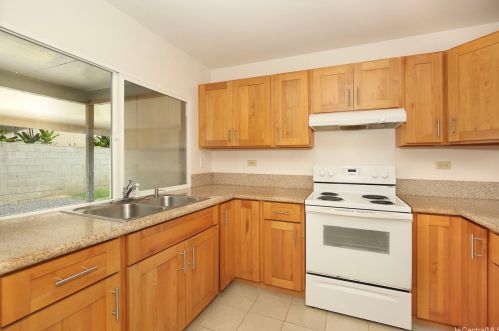 7508 Huialoha St, Honolulu, HI 96825-2929