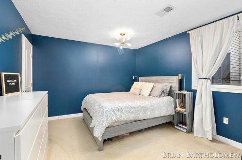 5039 Stauffer Ave, Grand Rapids MI 49508-5149 exterior