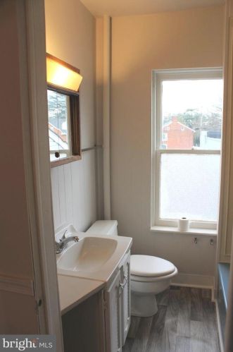 413 Baltimore St, Hanover PA 17331-3314 exterior