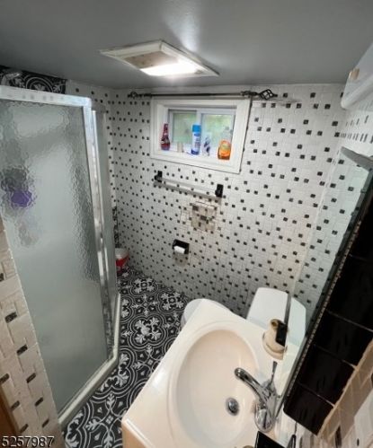 201 24th St, Paterson NJ 07514-2128 exterior