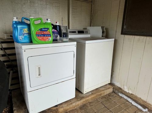 3877 Claudine St, Honolulu HI 96816-4333 exterior