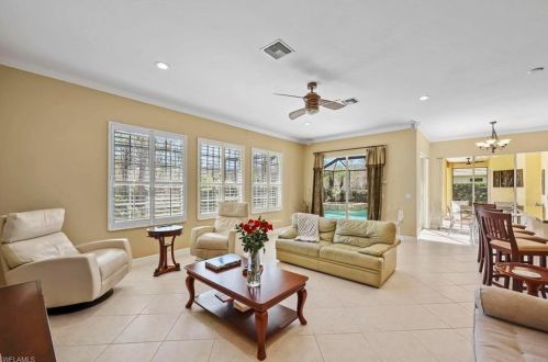 7476 Treeline Dr, Naples FL 34119-9727 exterior