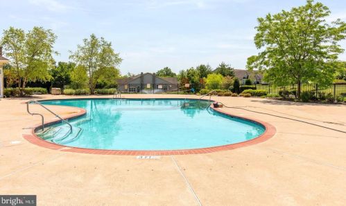 201 Fairway Dr, Warminster PA 18974-3797 exterior