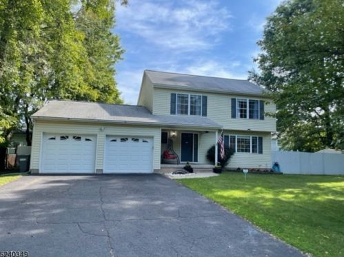 31 Hancock Rd, Piscataway NJ  08854-3621 exterior