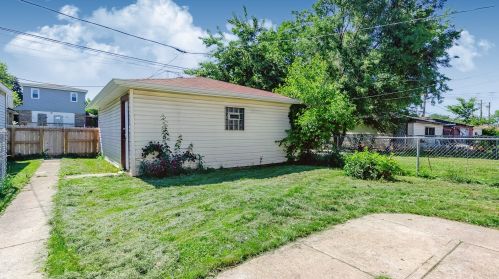 7942 Kenwood Ave, Chicago IL  60619-3411 exterior