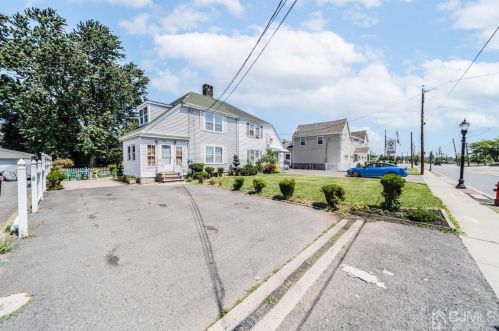 229 Roosevelt Ave, Carteret, NJ 07008-3507