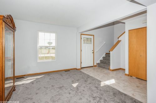 1812 Hunter Dr, Joliet, IL 60404-5330