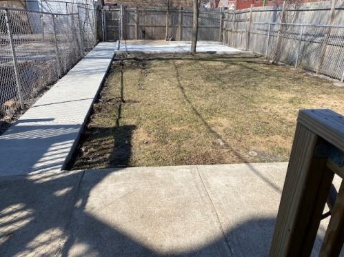 656 Monticello Ave, Chicago IL 60618-5320 exterior