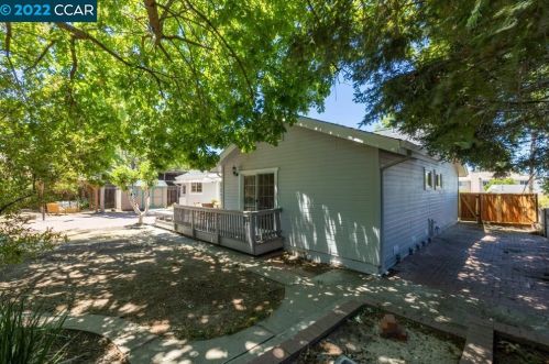 1126 Crowe Pl, Concord CA 94518-1712 exterior