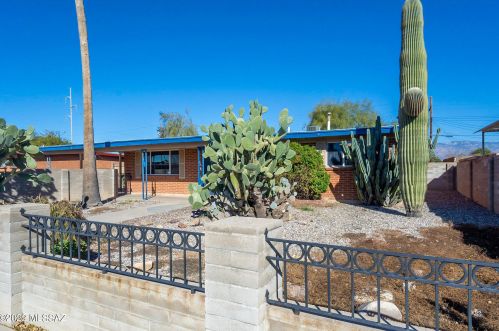 7925 Beverly St, Tucson AZ 85710-5803 exterior