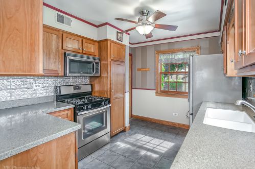 9933 Sawyer Ave, Chicago IL 60805-3437 exterior