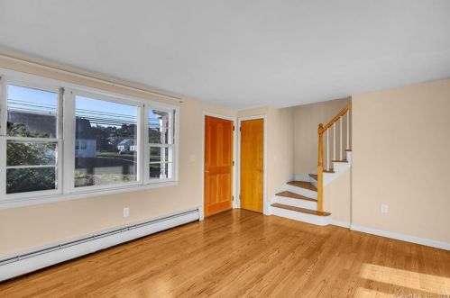 81 East St, New Britain, CT 06051-3647