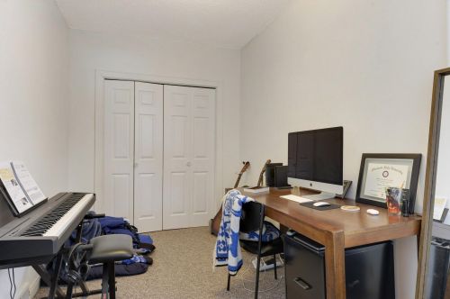 934 Juno Ave, Saint Paul MN 55102-3713 exterior