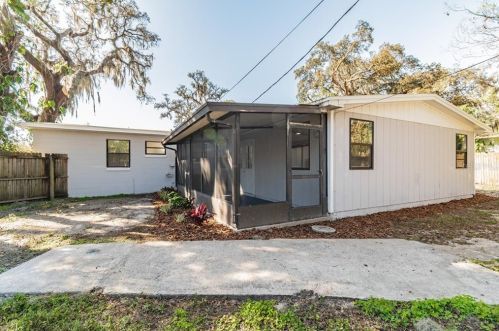 718 Riv Dr, Tampa FL 33617-7857 exterior