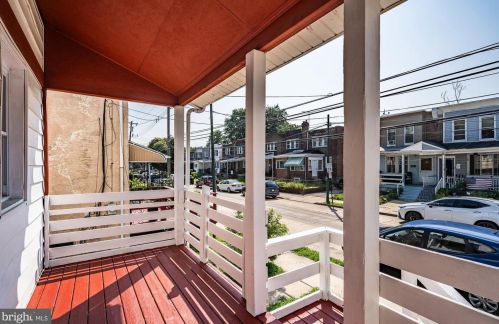 211 9th St, Darby, PA 19023-1702