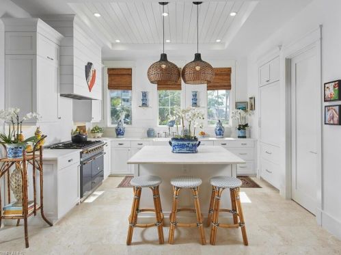 909 10 Ave, Naples FL 34117-0051 exterior