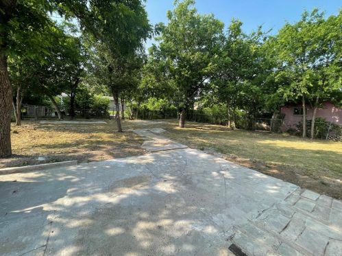 1351 Adelaide Dr, Dallas TX 75216-6912 exterior