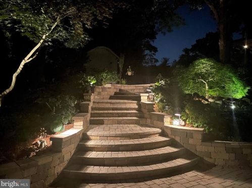 9 Bethayres Ct, Rockville MD 20855-2020 exterior