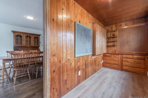 24 Cedric Ave, Derby CT 06418-1009 exterior