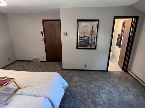 7376 Potomac Ave, Milwaukee WI 53222-2024 exterior