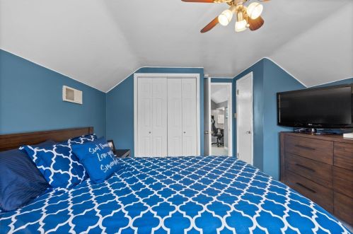 2403 81, Milwaukee WI 53213-1012 exterior