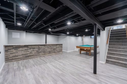 9504 Palmetto Ave, Milwaukee WI  53222-1558 exterior