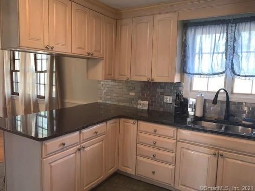 34 Laurel Dr, Killingly CT 06241-2217 exterior