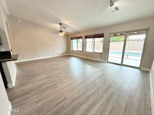 925 Jay St, Chandler AZ  85225-7204 exterior