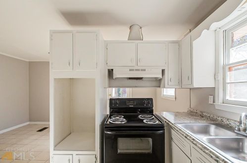 183 Hemphill School Rd, Atlanta GA 30331-1623 exterior