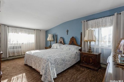 14 Lydia St, Valley Stream NY 11580-2714 exterior