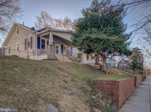 1805 Kearny St, Washington DC  20018-2435 exterior