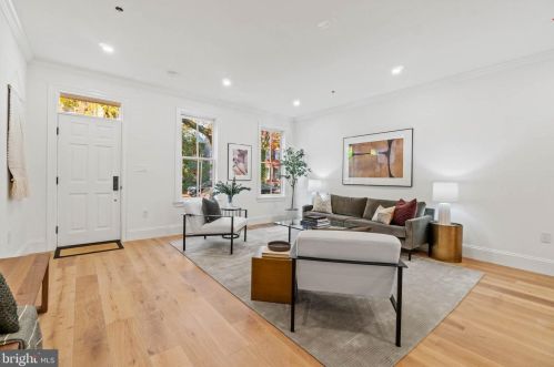 17 9th St, Washington DC  20003-1333 exterior