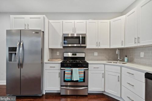 1304 18 St, Philadelphia PA 19140-1015 exterior