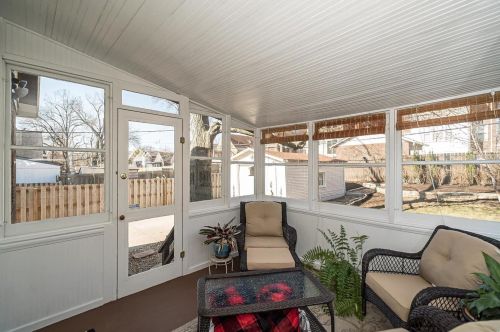 1137 Moorlands Dr, Saint Louis MO 63117-2151 exterior