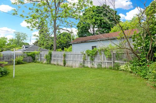 3605 Murray Ave, Milwaukee WI 53211-2527 exterior