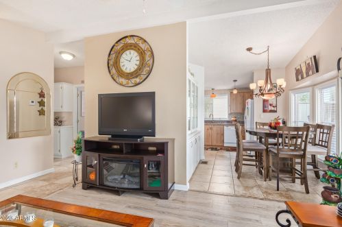 1695 Augusta Ave, Chandler AZ 85249-4878 exterior