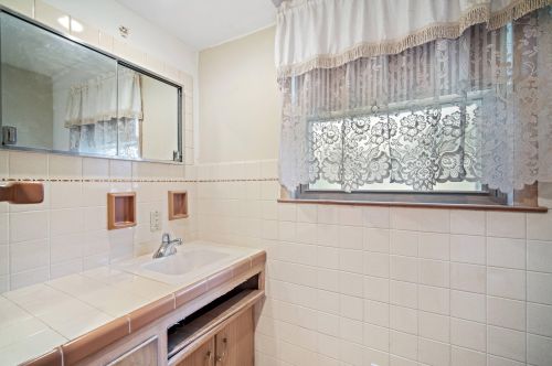 4711 70, Milwaukee WI 53216-1164 exterior